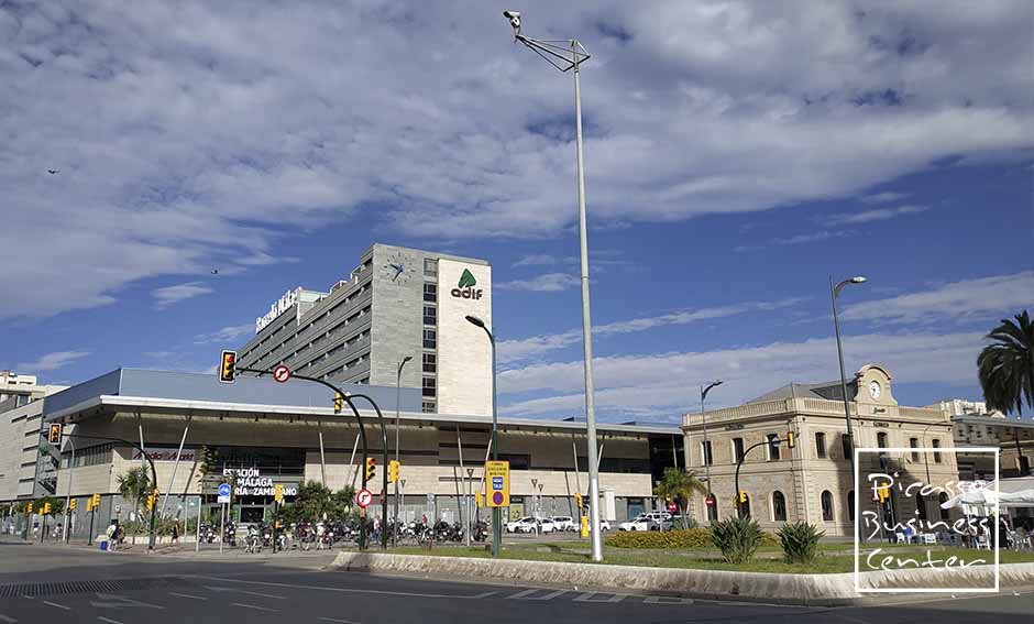 فندق Barceló مالقة, محطة قطار AVE, فندق Eurostars مالقة ، فندق Las Américas ، هوستال La Hispanidad ، هوستال Acapulco